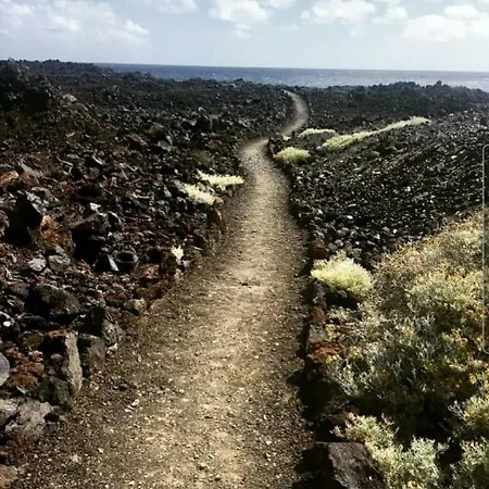 La Candia Y El Mar * Valverde (El Hierro)